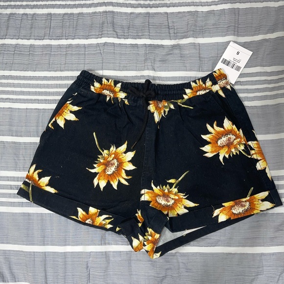 Forever 21 Pants - Forever 21 black denim sunflower shorts